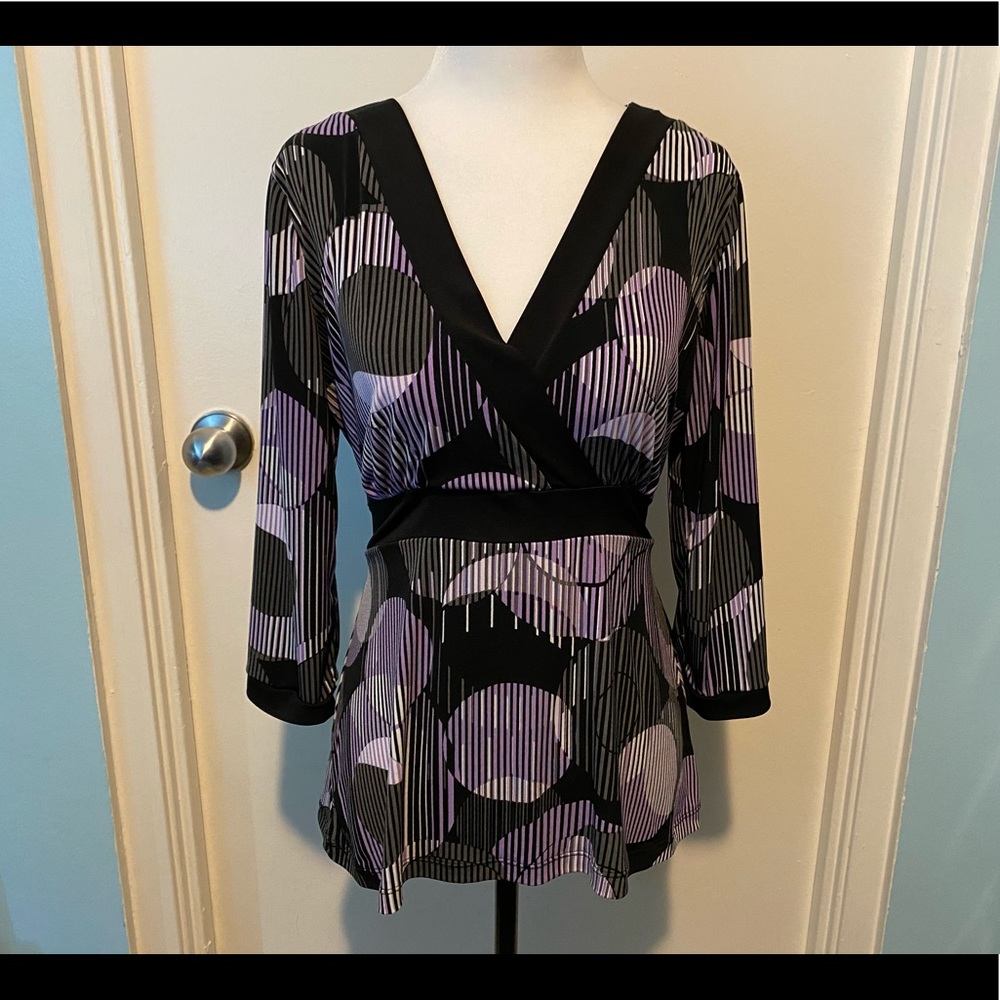 JESSICA V-NECK BLOUSE WITH TIED BACK - Picture 3 of 15